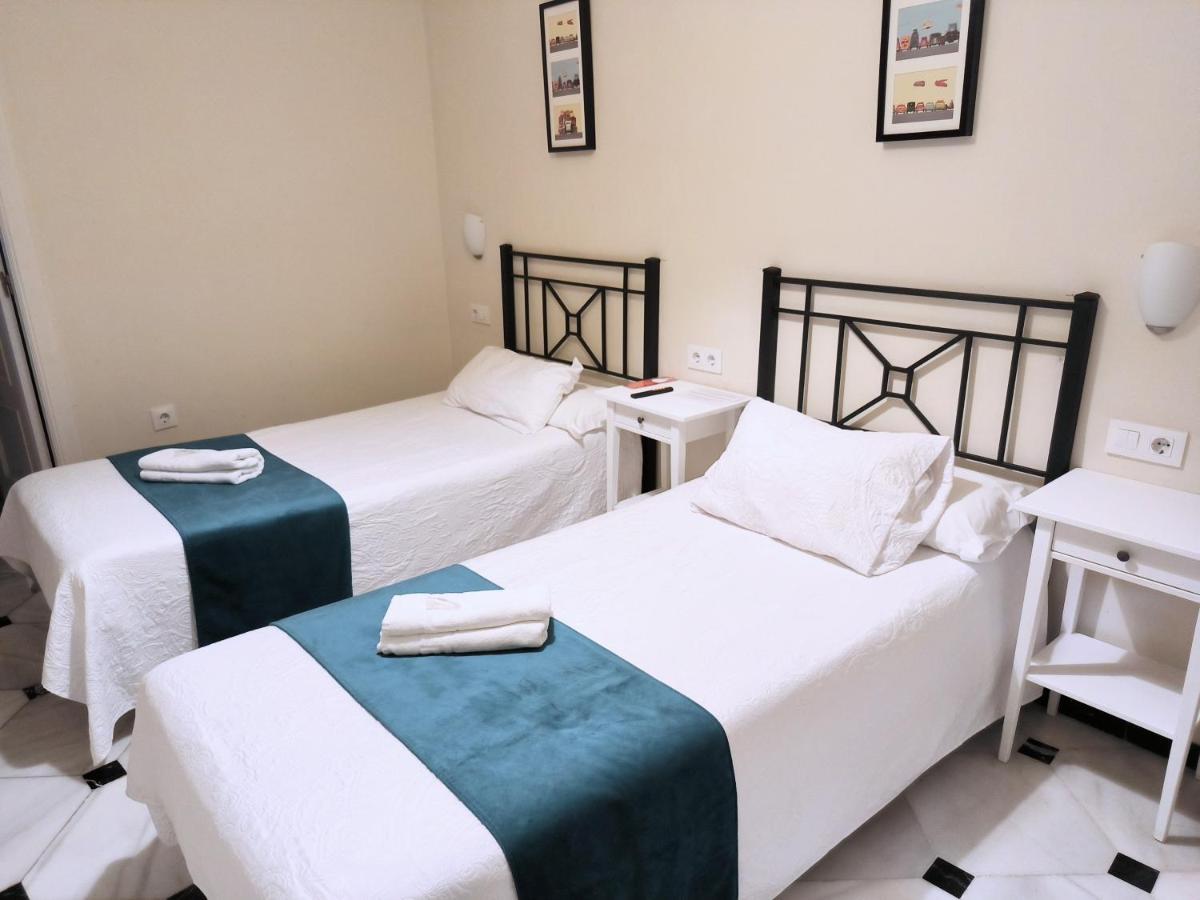 Pension Perez Montilla Sevilla Exterior foto